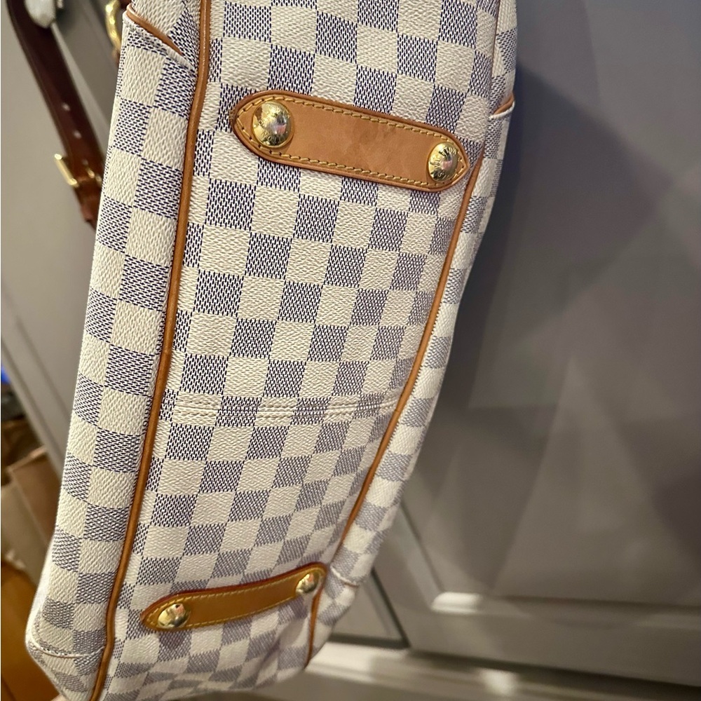 Louis Vuitton Damier Azur Galleria GM - Picture 4 of 12